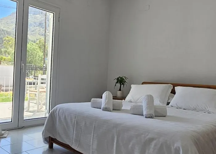 Grace And Harmony Of Ancient * Corinth